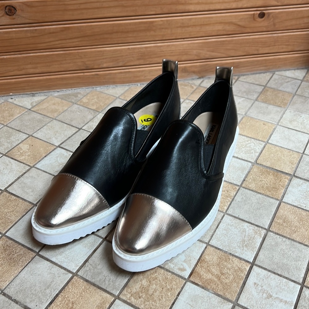Karl Lagerfeld Cler Black and Silver Cap Toe Loafers 9/40